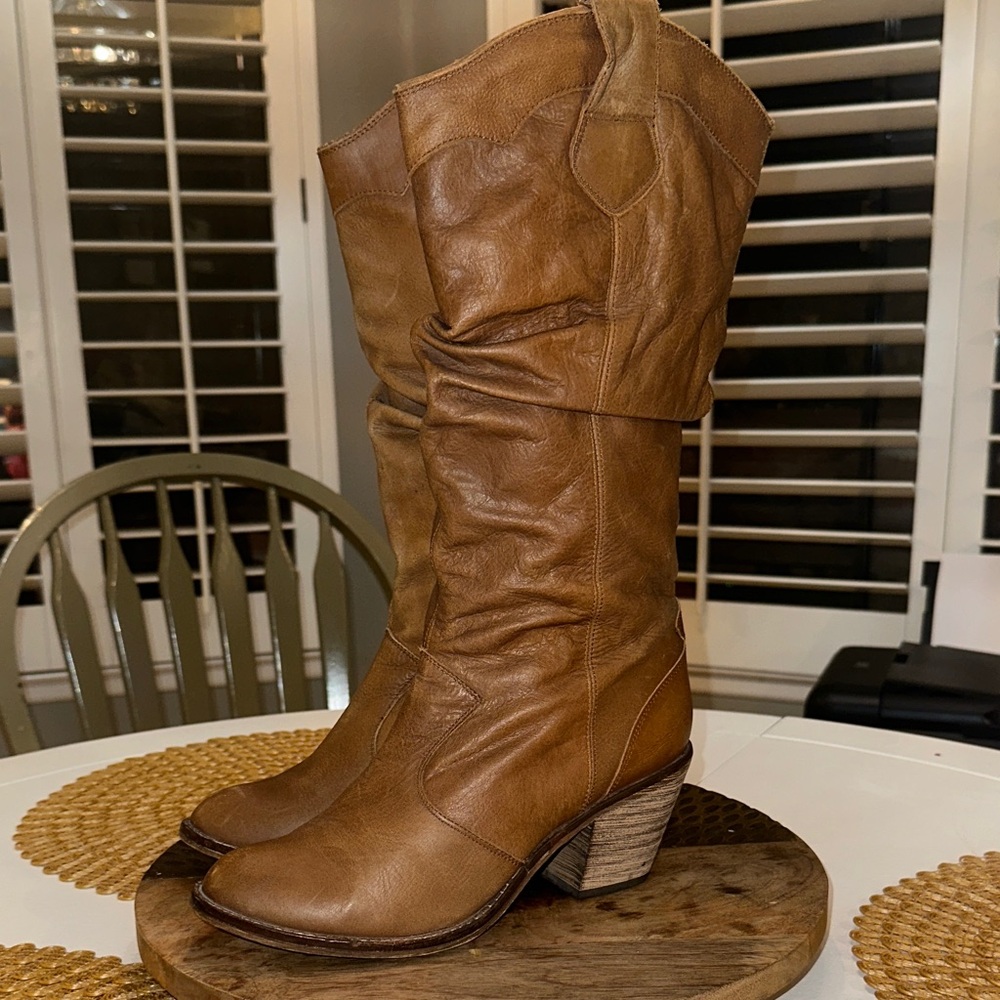 Steve Madden Brown Heeled Boots - Picture 2 of 11